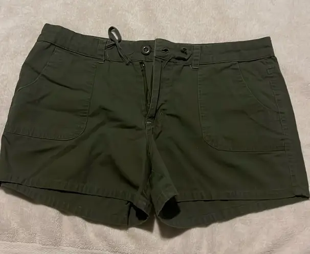 Zoey Beth Women’s Medium Olive Green Cargo Utility Shorts – Size M (W16 L11.5) Tan