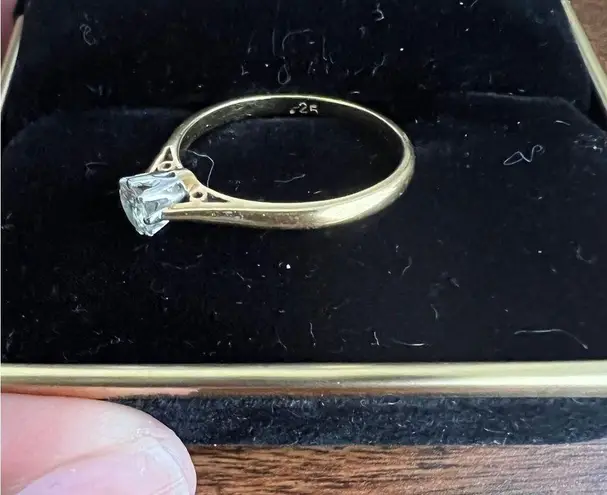 18k Solitaire Diamond Ring