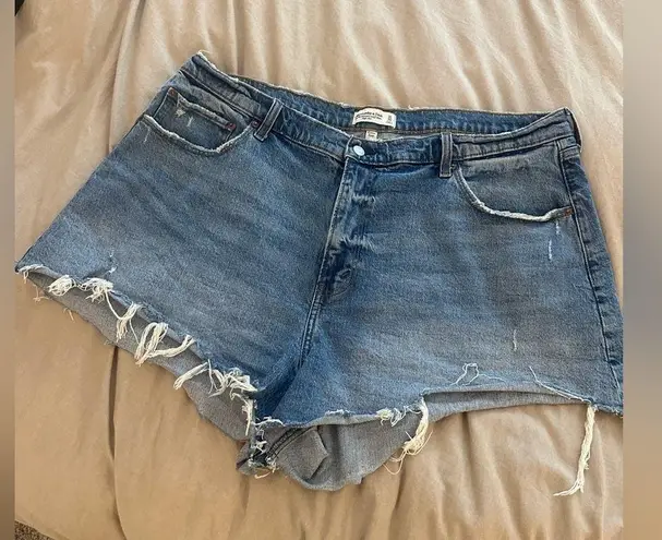 Abercrombie & Fitch Abercrombie Curve Love High Rise 90s Cutoff Denim Shorts