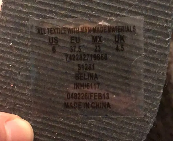 Selena Gomez 🔹4 for $30 NWT Dream Out Loud Flip Flops, size 6