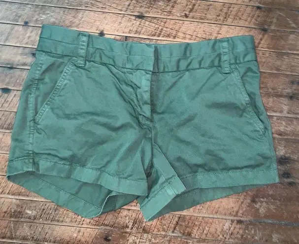 J Crew green preppy flat front size 2 normcore chino shorts