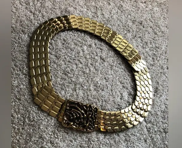 Vintage Gold tone metal Statement belt elastic adjustable 34” Renaissance