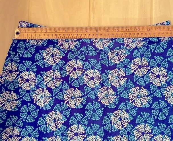 Tranquility | Blue/aqua/white print athletic skirt with shorts underneath. Size M