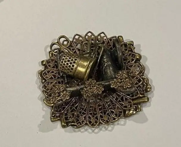 Women’s Signed Denise Brown Metal Brooch Pin Sewing Machine Thimble Safety Pins