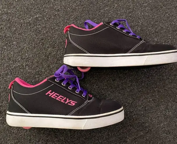 Heelys shoes size 7