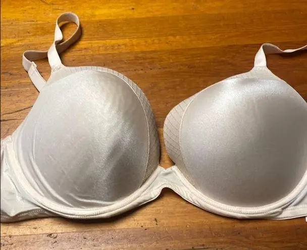 Cream Molded Cup Bra with Adjustable Straps Size undefined