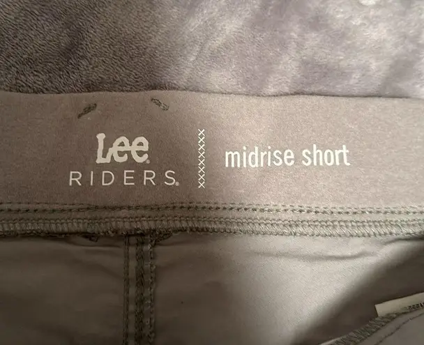 Riders By Lee Lee Riders Women’s Grey Shorts Midrise 22M