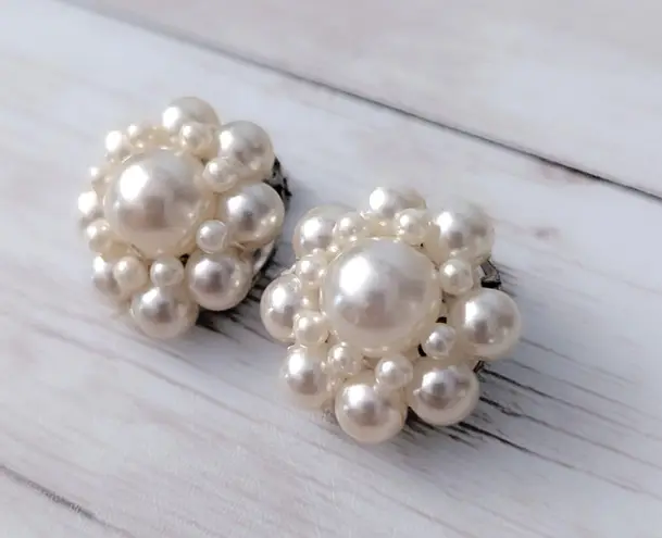 Vintage Clip On Earrings Pearlescent Cream Flower Like Cluster 7/8"
