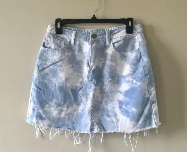 blue and white cloud skirt! Princess Polly Size 6