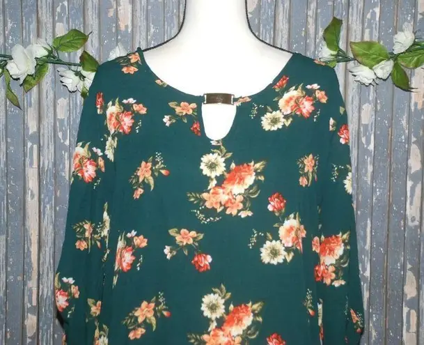 Justify Women's Blouse Size 1X Green Fall Floral 3/4 Roll Tab Sleeve Gold Tone