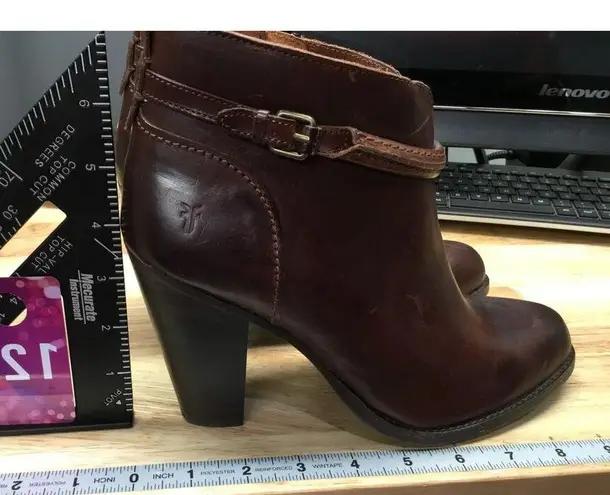 Frye Jenny Seam Women's 9 Brown Leather Side Zip Round Toe Buckle Bootie Boots