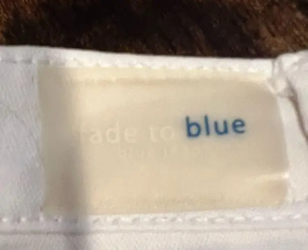 FADE TO BLUE | women’s white denim jeans. Size: 12