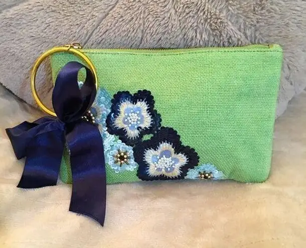 Brooks VIOLET &  gorgeous Embroidered Wristlet/clutch