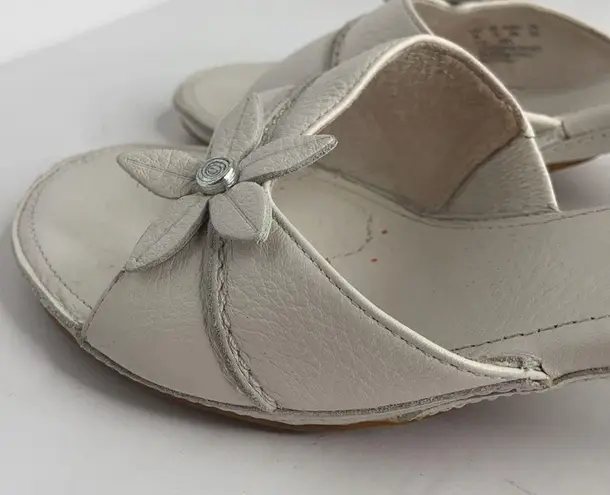 Hush Puppies White Leather Slip On Floral Sandals Size 9