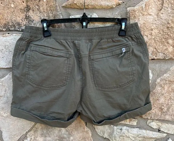 Mountain Hardwear Mountain Hardware Olive Shorts Size 10