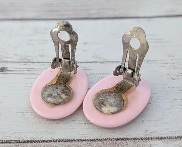 Vintage Clip On Earrings Woodgrain Pattern Oval