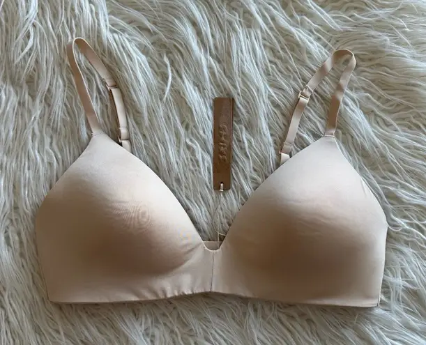 SKIMS Wireless Form T-shirt Bra Sand Size 36B