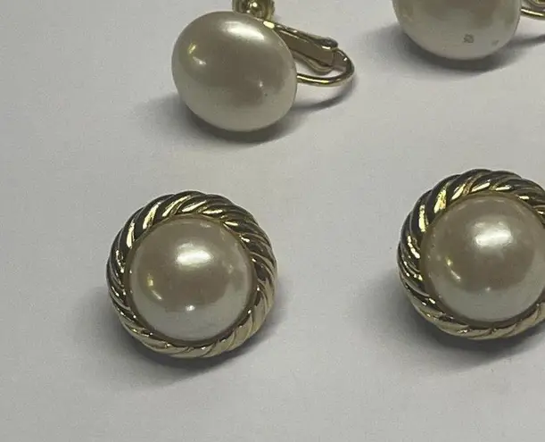 Monet Lot Of 3 Gold Tone Clip On Clip-on Signed Marvella Richelieu