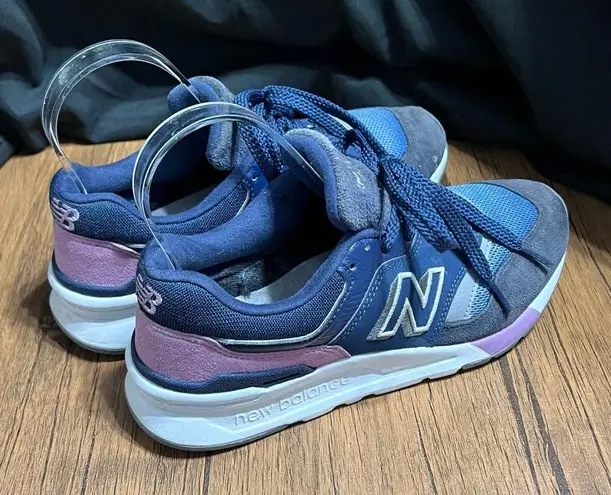 New Balance  Women’s 997H Running Shoes Sneakers Blue Size 6