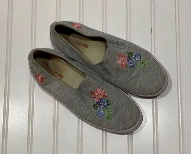 American Eagle AE gray floral slip on sneakers