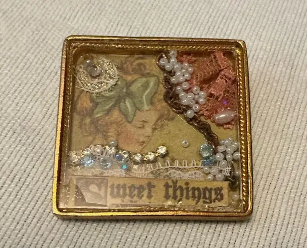 Vtg unique sweet things girly pin