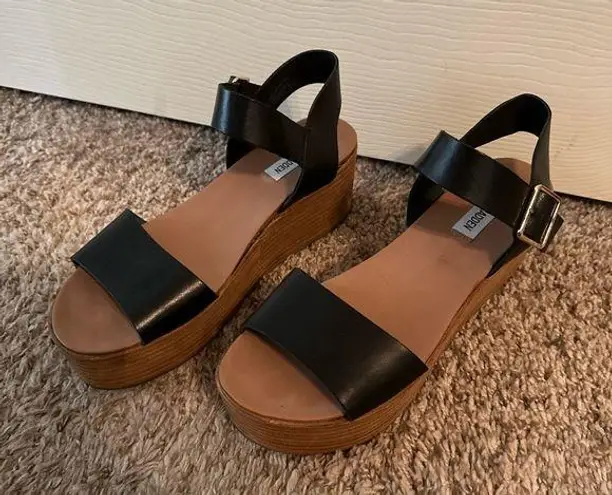 Steve Madden  Platform Sandals