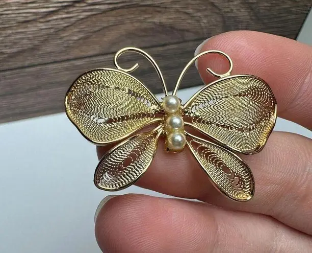 Vintage Napier Butterfly Insect Filigree Gold Tone Faux Pearl Signed Brooch Pin