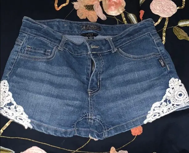 Silver Jeans Cute lace jean shorts