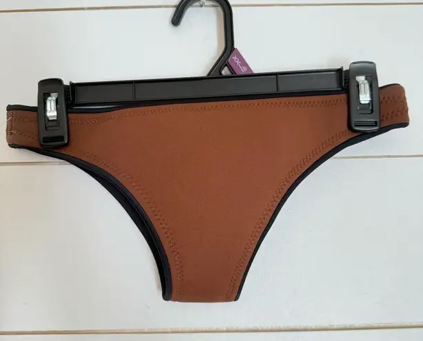 NWOT abysse. Jenna Bottom Reef