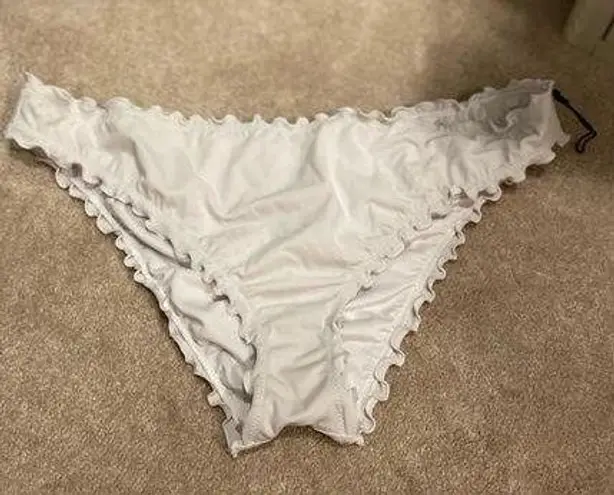 Shade & Shore White scrunched bikini bottoms  NWOT