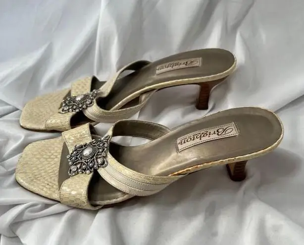 Brighton  vintage ivory embellished sandals women’s size 9