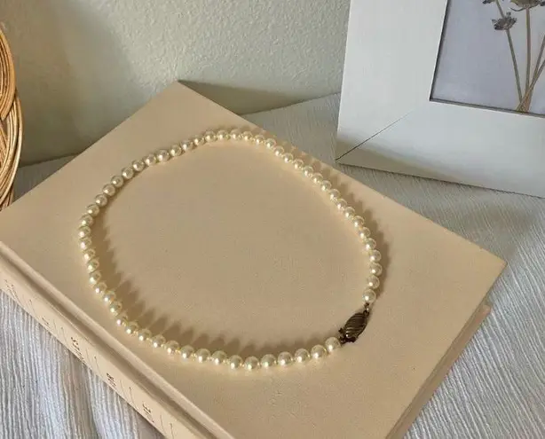 American Vintage Vintage “Ruth” Pearl Brass Pinch Clasp Necklace Oval Classic Feminine Minimal