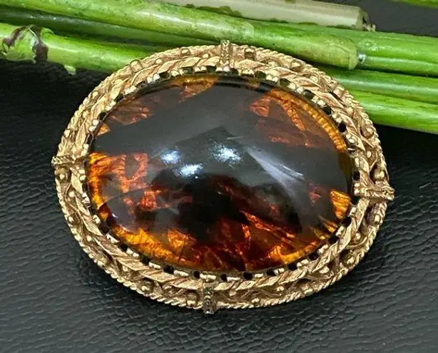Vintage Baltic Amber Oval Cabochon Ornate Gold
