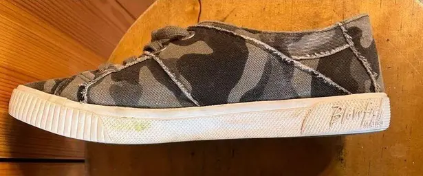 blowfish  Malibu Women's Sneaker Camo Size 7