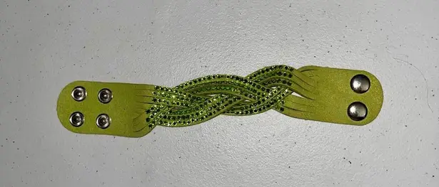 None Vintage Braided Green Gemmed Double Snap Button Closure Bracelet