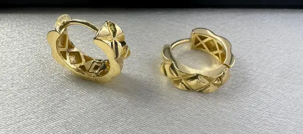 15mm Classic Rhombus Texture Gold Hoop Earrings for Women