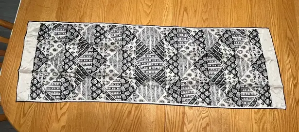 VTG Echo Scarf Azlon Silk Blend Black & White Paisley Geometric Made in Japan