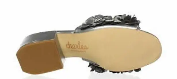 Charles David  Womens Victorious Silver Heels Size 5M