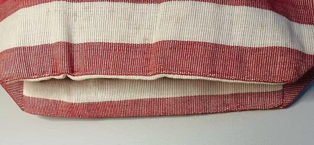 NWT CRABTREE & EVELYN Red White Striped Wrapped Circular Handles Beach Tote