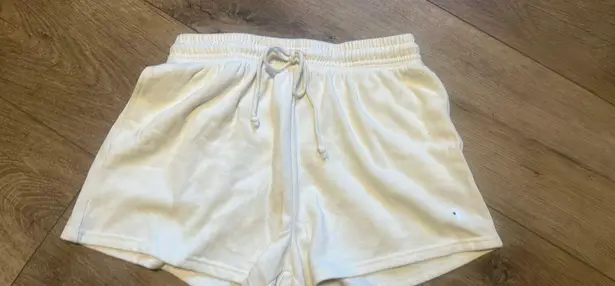 Aeropostale Shorts In Cream MEDIUM