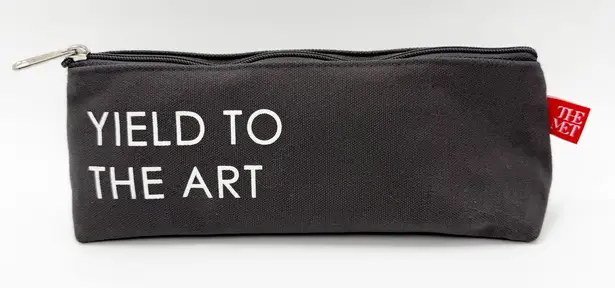 THE MET The Metropolitan Museum of Art ‘Yield to the Art’ Canvas Zipper Pouch Gray