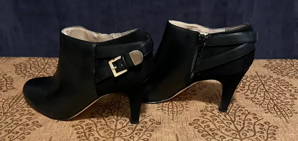 Unisa Black Ankle Bootie Fits Size 8.5