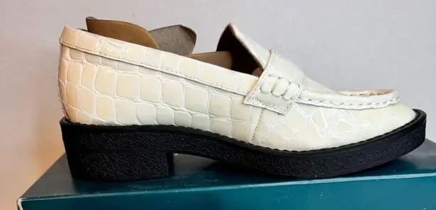 Aerosoles Women's Ulla Loafer, White Croco Leather comfy casual classic outdoor