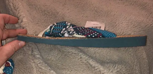 Selena Gomez 🔹4 for $30 NWT Dream Out Loud Flip Flops, size 6