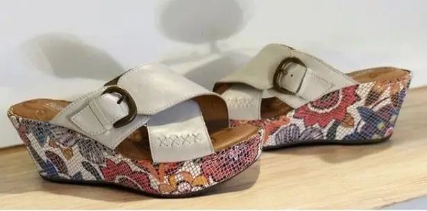 Born Curstyn White Leather Floral Mosaic Platform Wedge Mule Shoe Size 8M Women