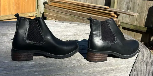 EastLand Jasmine Chelsea Boot- Black- size 9.5 W nwot