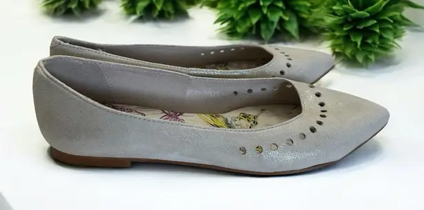 Sacha London Cream Sparkle Cut Out Flats Size 37 USA 6.5 Vintage Silver