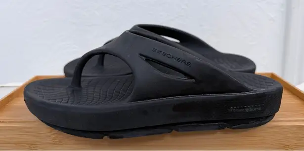 Skechers Go Recover Arch Fit Hyper Burst Black Sandals Size 7