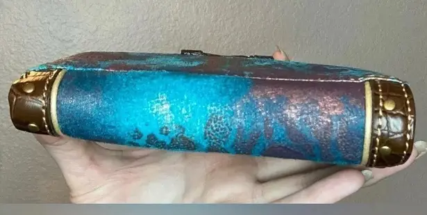 NWOT Sharif Metallic Blue and Purple Leather Tri