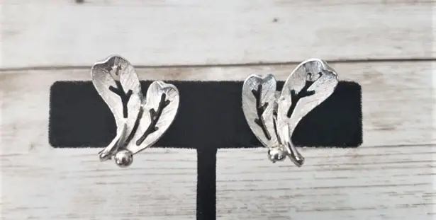 Vintage Clip On Earrings